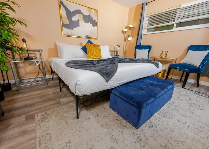 Urban Healing Haven Downtown Gem