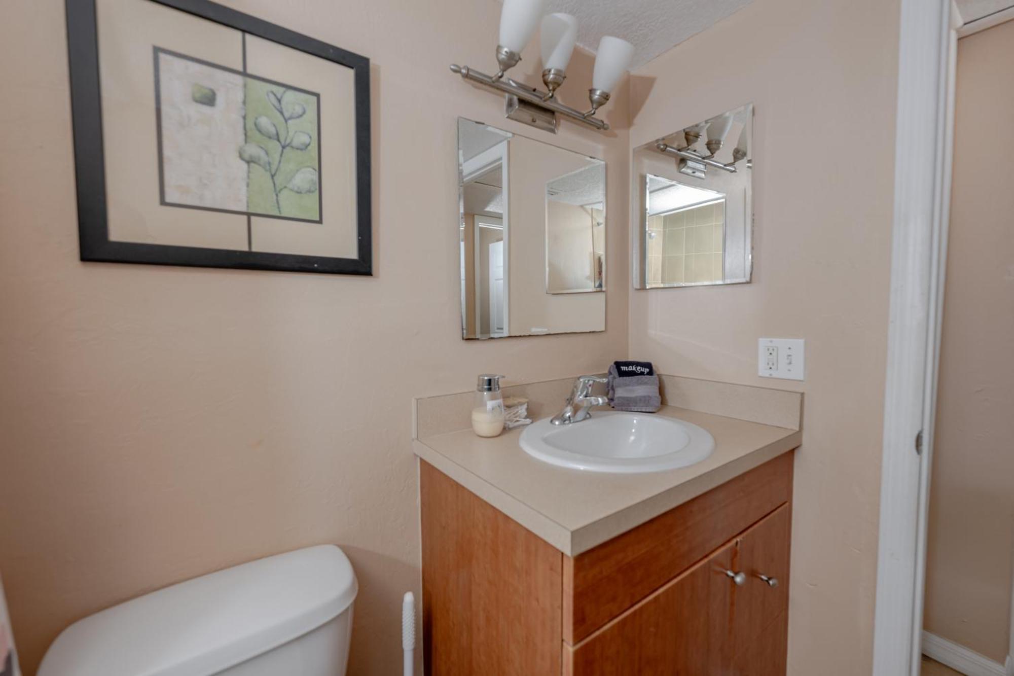Apartment Urban Healing Haven Downtown Gem *