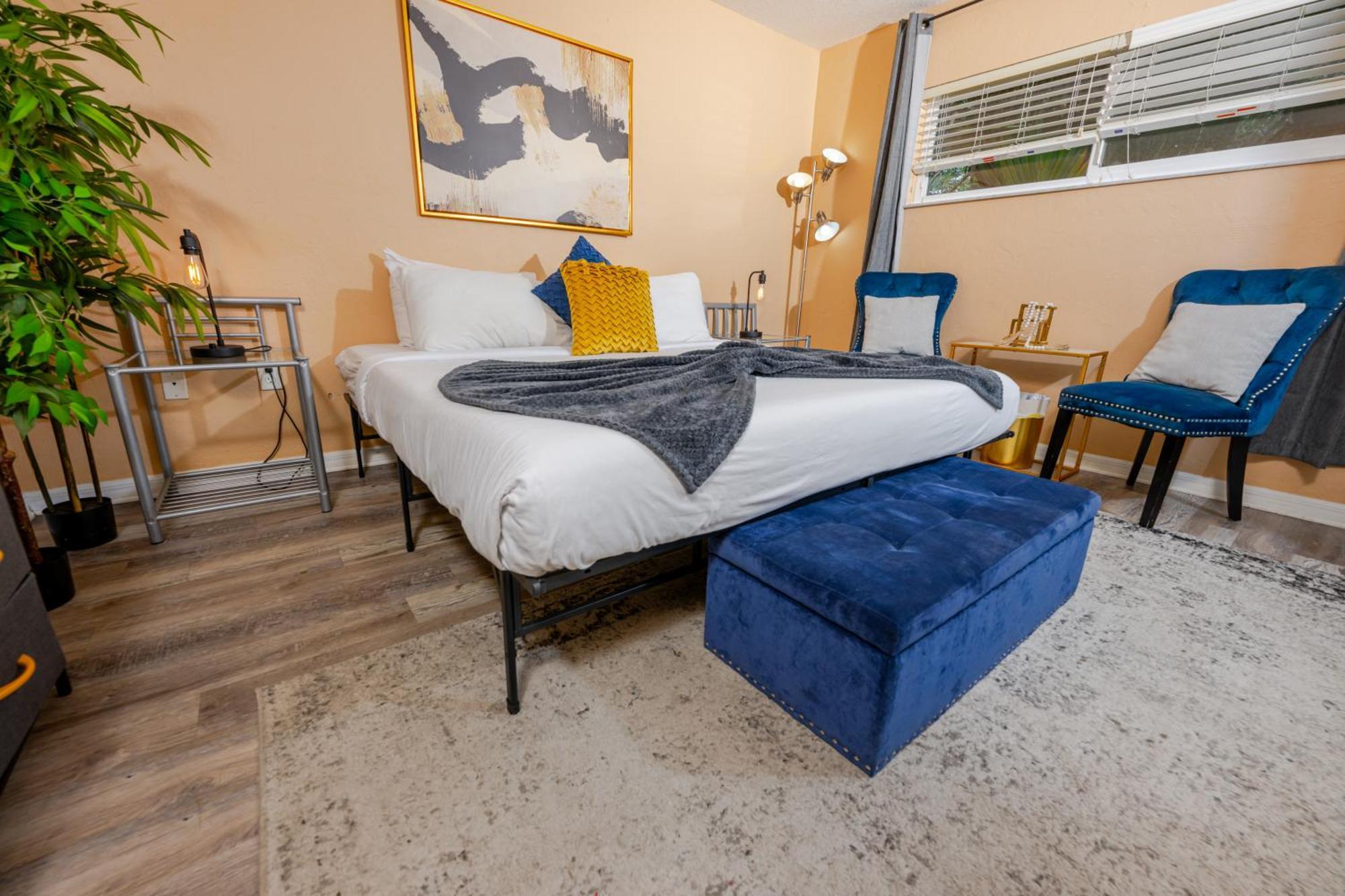 Urban Healing Haven Downtown Gem Apartment Sarasota