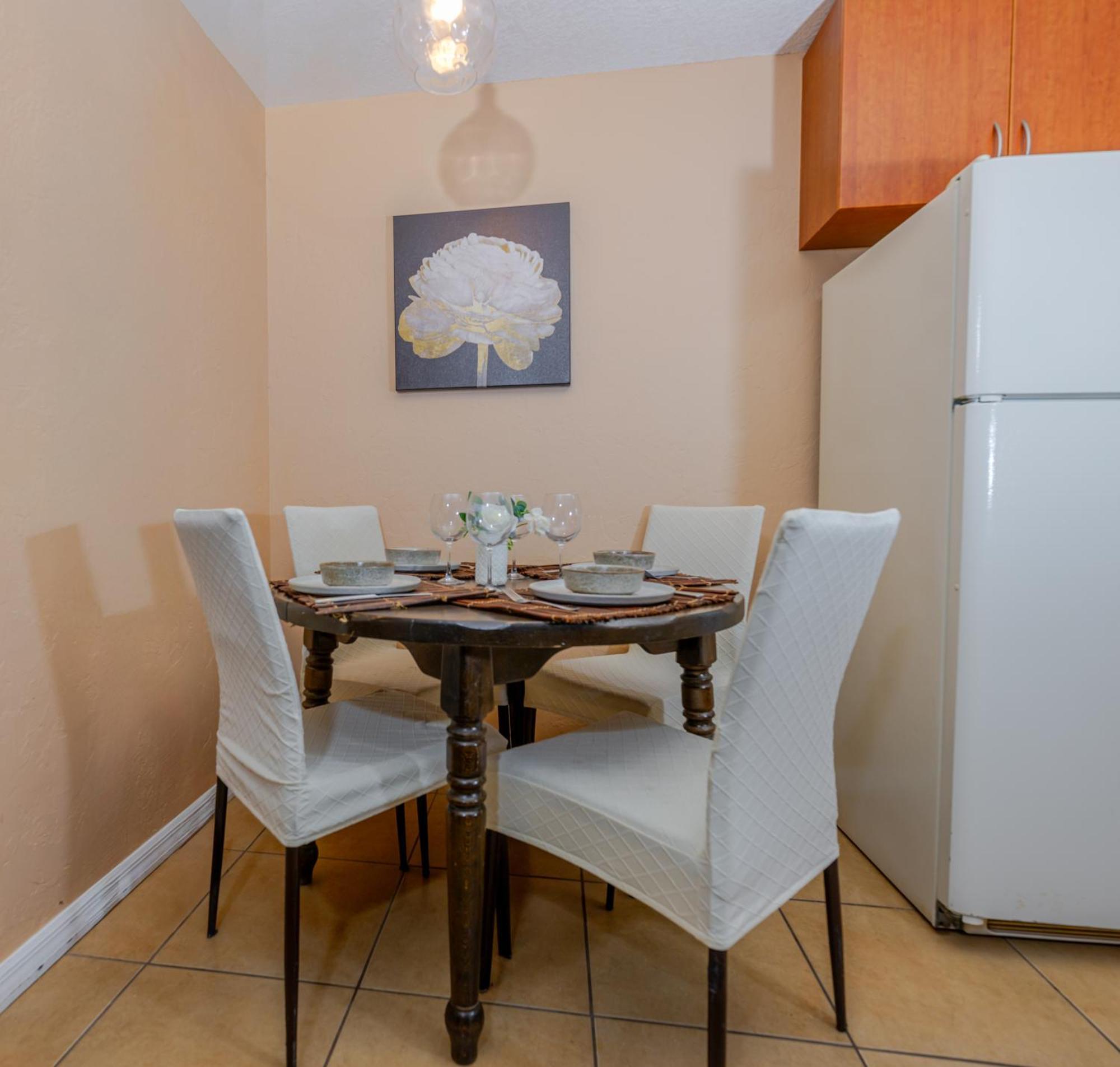 Apartment Urban Healing Haven Downtown Gem *