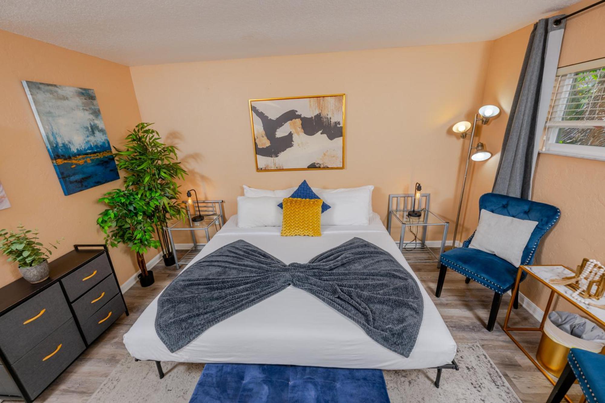 Artsy Getaway With Vibrant Design Flair